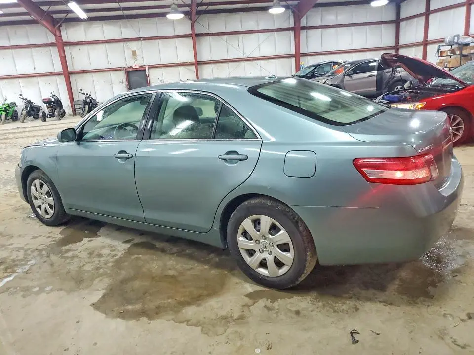 2011 TOYOTA CAMRY LE  