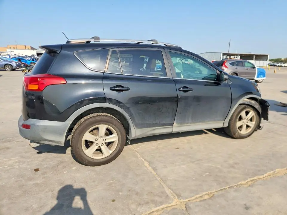 2013 TOYOTA RAV4 XLE  