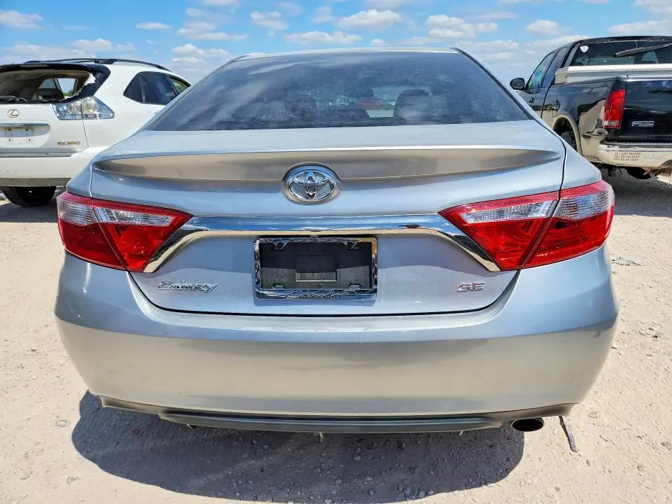 2017 TOYOTA CAMRY SE  