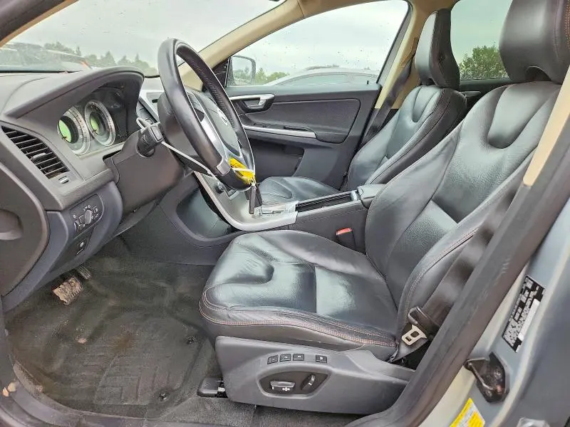 2011 VOLVO XC60 T6  