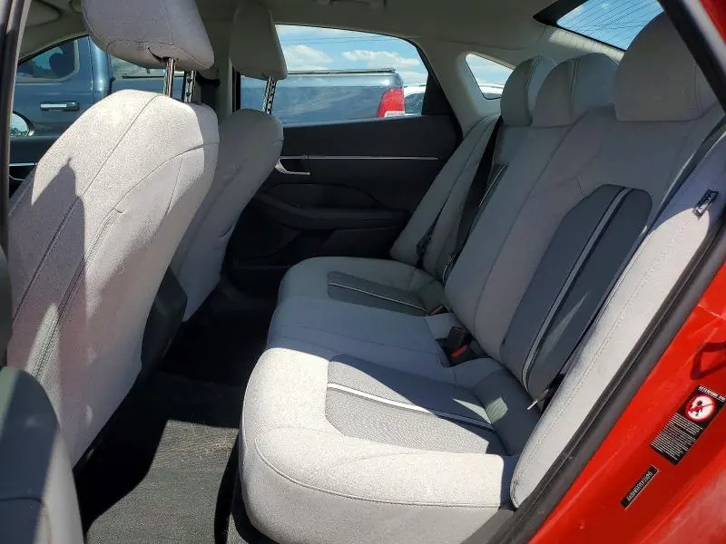 2021 HYUNDAI SONATA SE  