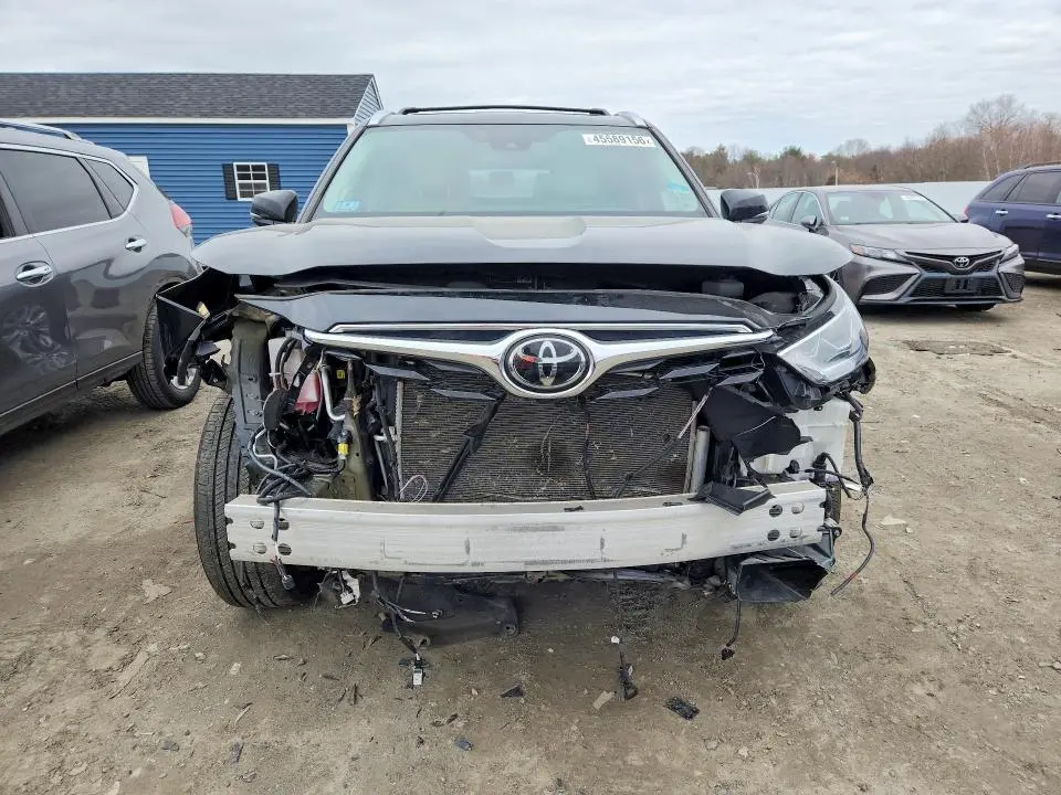 2022 TOYOTA HIGHLANDER LIMITED  