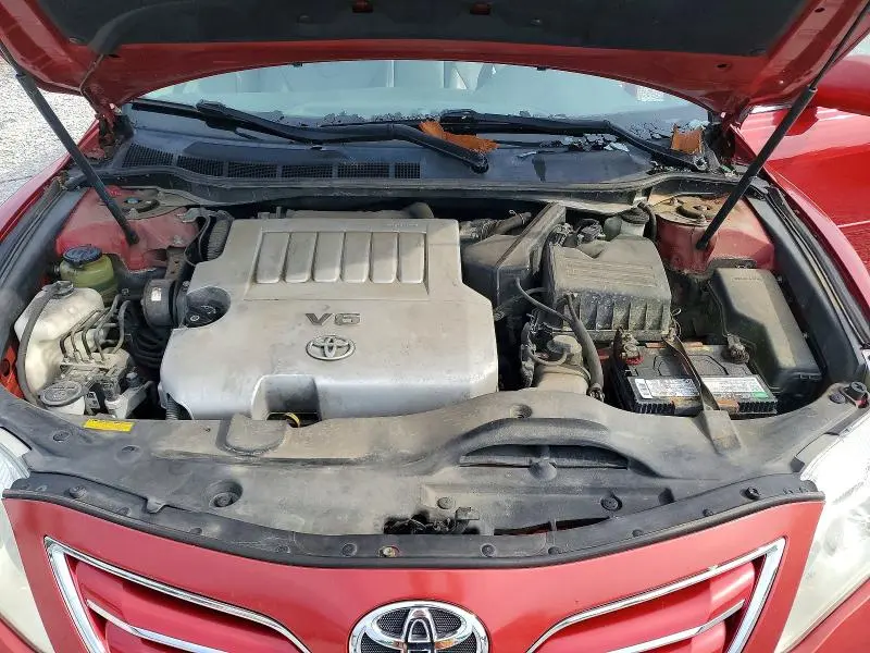 2011 TOYOTA CAMRY XLE V6  
