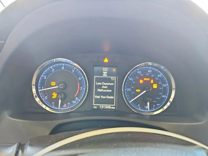 2017 TOYOTA COROLLA SE  