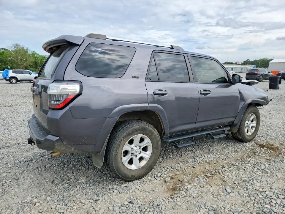 2022 TOYOTA 4RUNNER SR5  