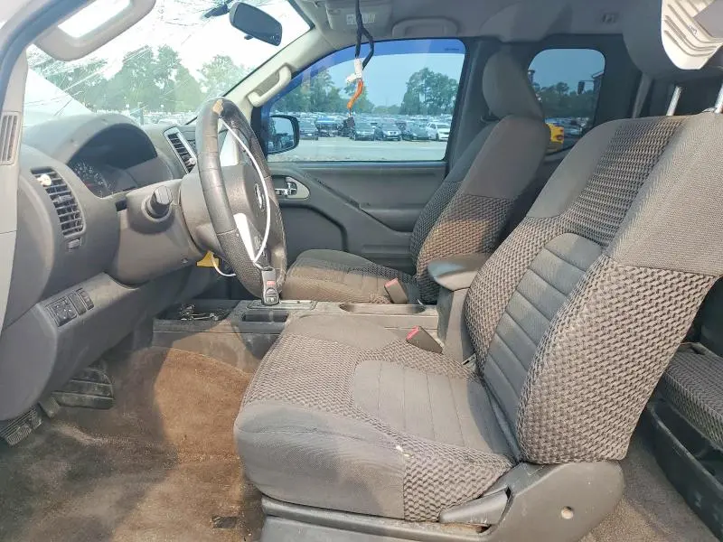 2015 NISSAN FRONTIER SV  
