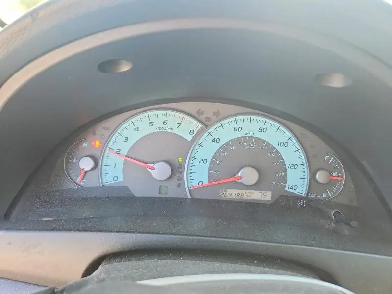 2010 TOYOTA CAMRY SE  