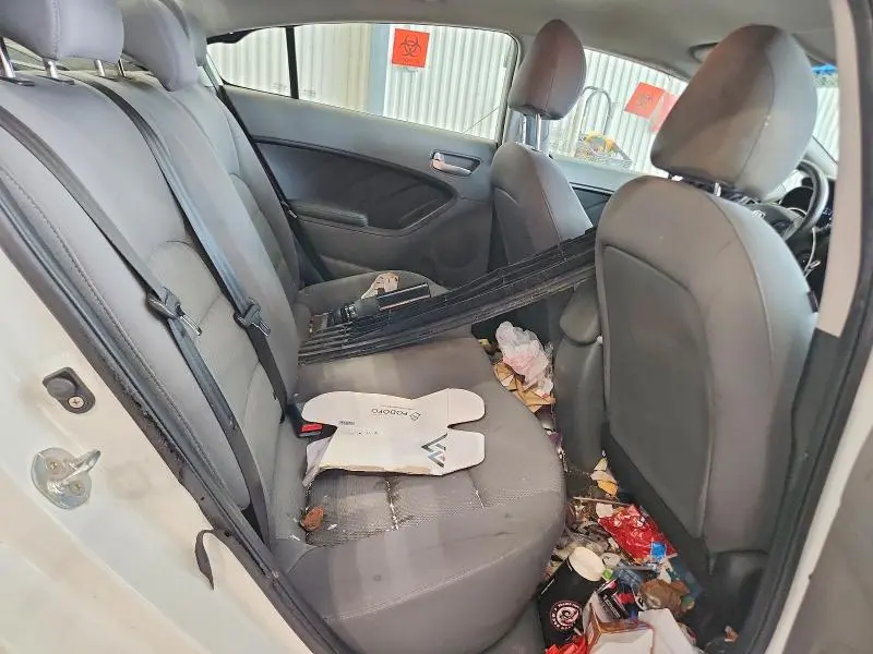 2017 KIA FORTE LX  