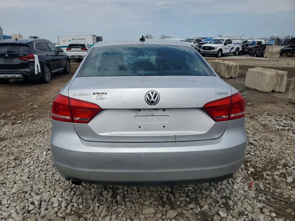 2014 VOLKSWAGEN PASSAT SE  