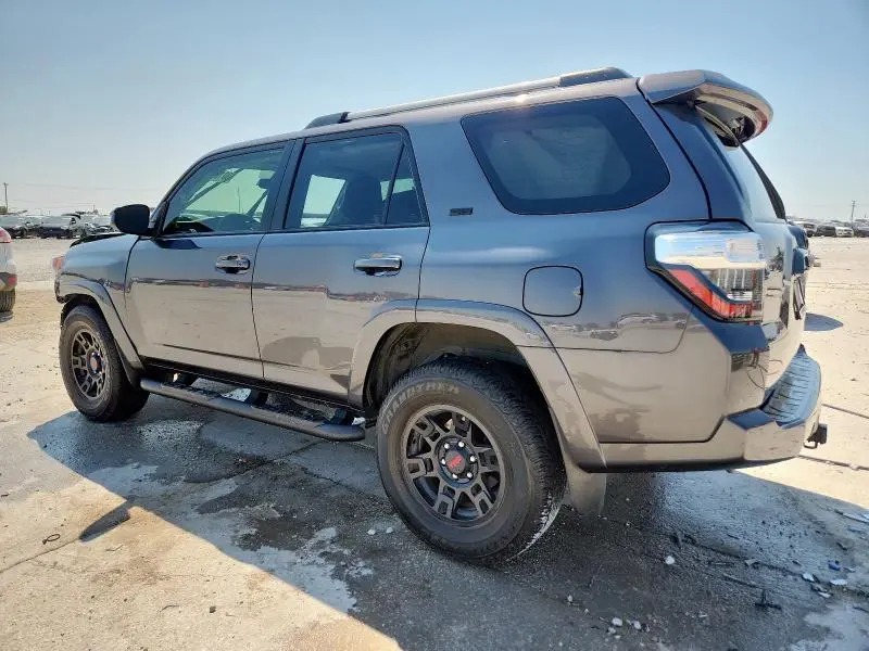 2023 TOYOTA 4RUNNER SR5  