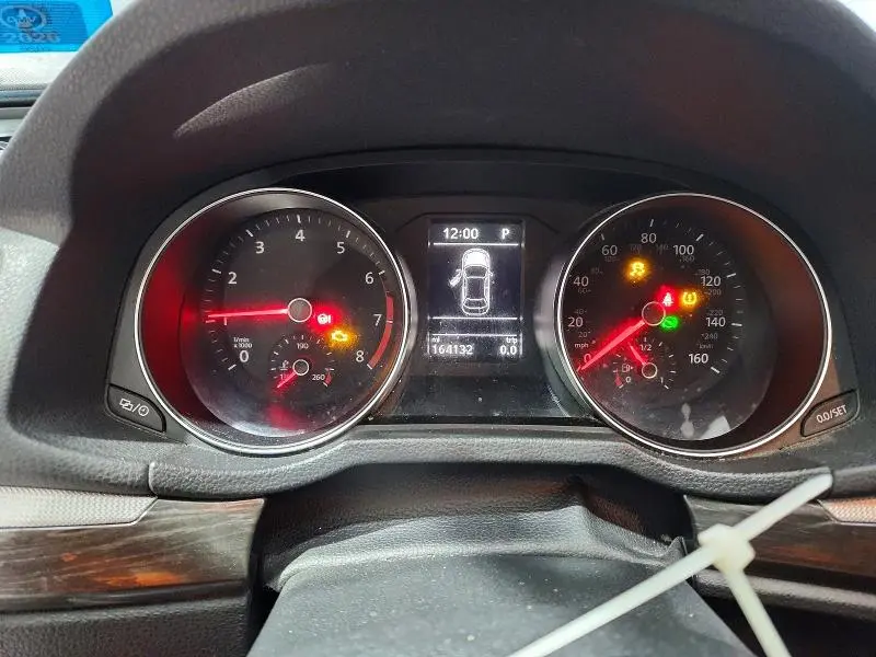 2018 VOLKSWAGEN PASSAT SE  