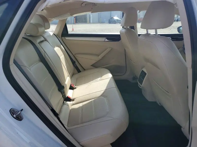 2019 VOLKSWAGEN PASSAT WOLFSBURG  