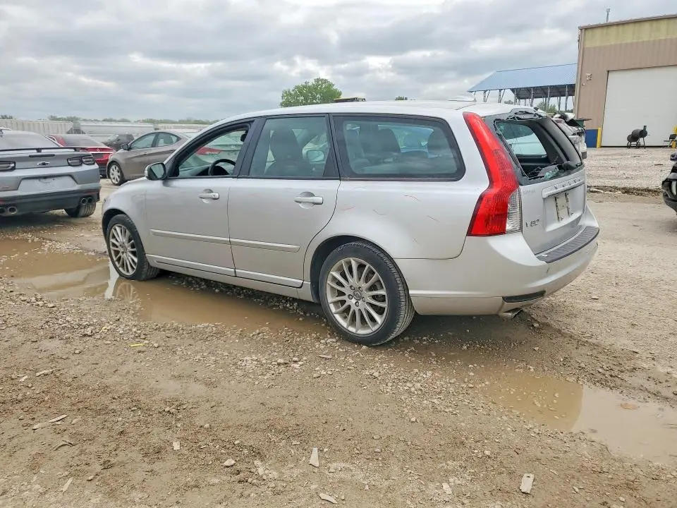 2011 VOLVO V50 T5  