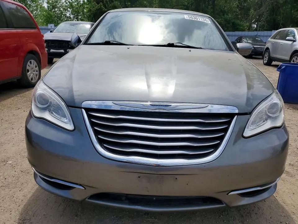 2013 CHRYSLER 200 LX  