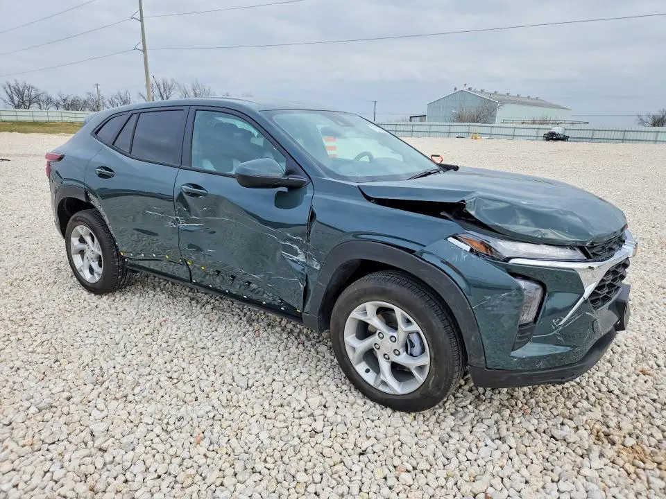 2025 CHEVROLET TRAX LS  