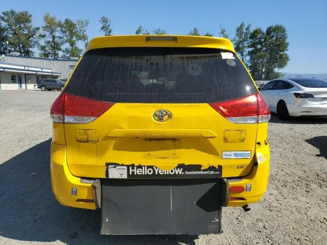 2011 TOYOTA SIENNA LE  