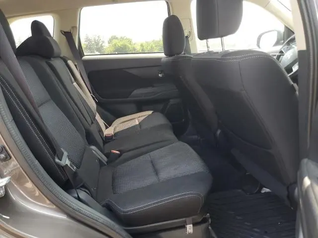 2017 MITSUBISHI OUTLANDER SE  