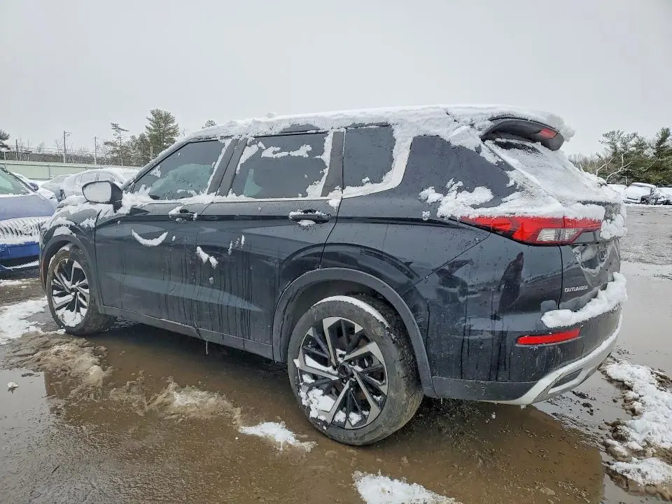 2022 MITSUBISHI OUTLANDER SE  
