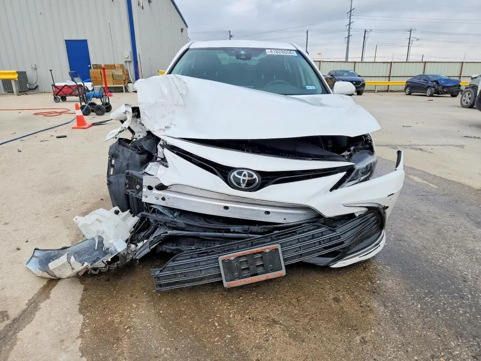 2021 TOYOTA CAMRY LE  