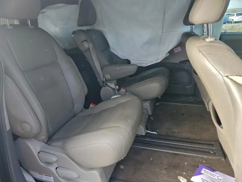 2016 TOYOTA SIENNA XLE  