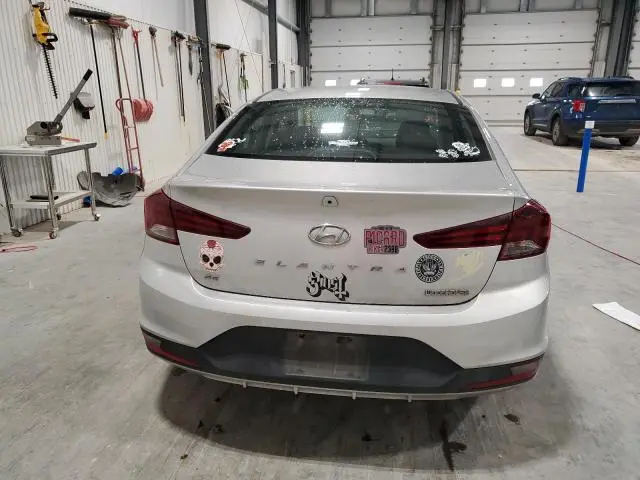 2019 HYUNDAI ELANTRA SE  