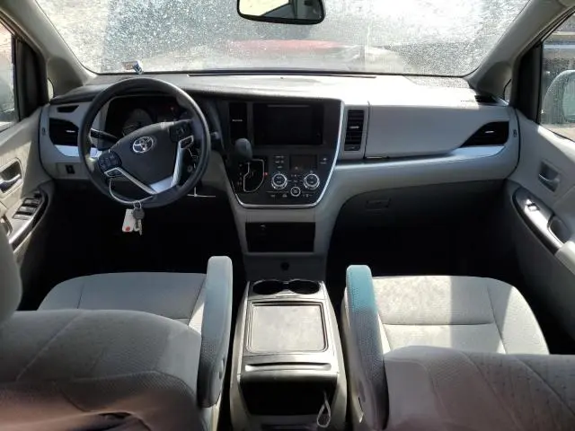 2017 TOYOTA SIENNA LE  