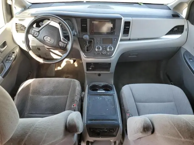 2017 TOYOTA SIENNA LE  