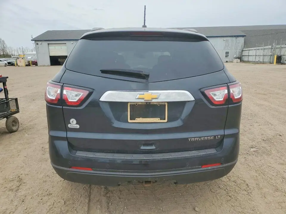 2015 CHEVROLET TRAVERSE LT  