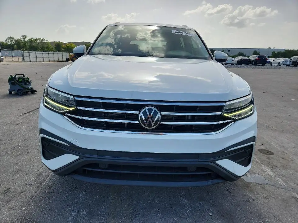 2022 VOLKSWAGEN TIGUAN SE  