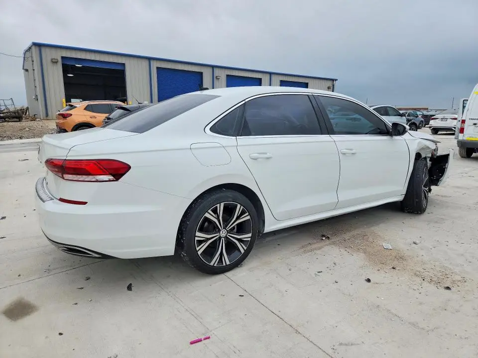 2021 VOLKSWAGEN PASSAT SE  