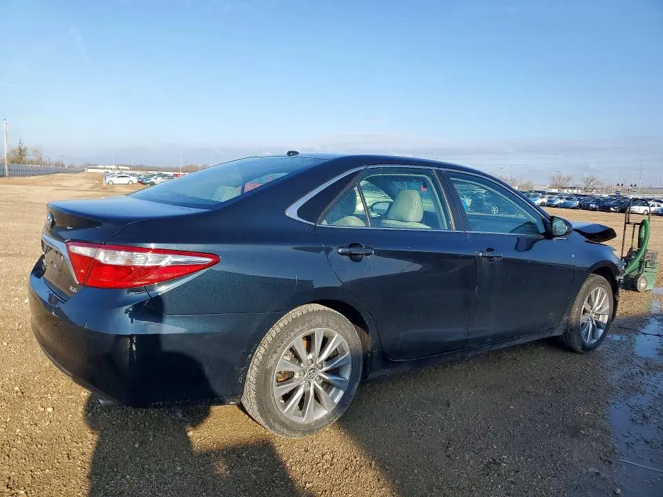 2017 TOYOTA CAMRY XLE  