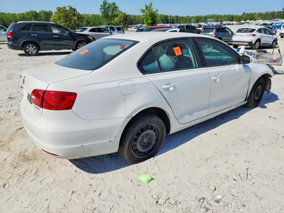 2012 VOLKSWAGEN JETTA SE  