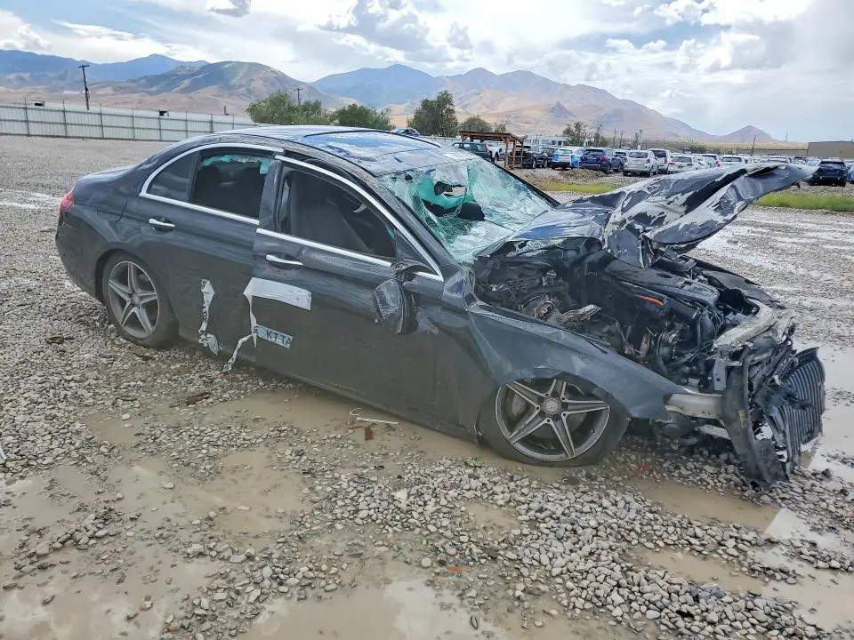 2017 MERCEDES-BENZ E 300  