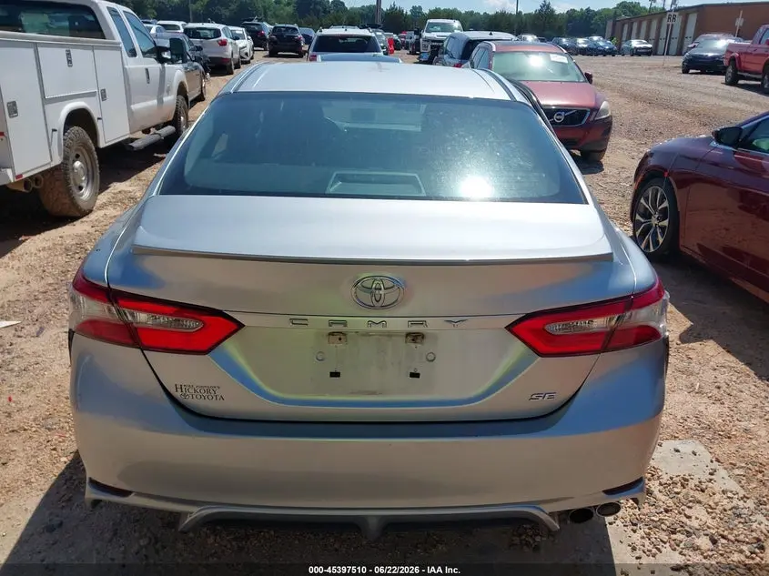 2018 TOYOTA CAMRY SE