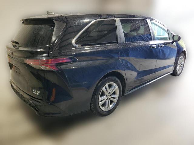 2021 TOYOTA SIENNA XSE