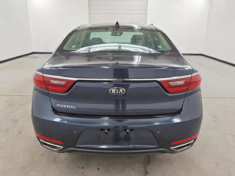 2017 KIA CADENZA PREMIUM  