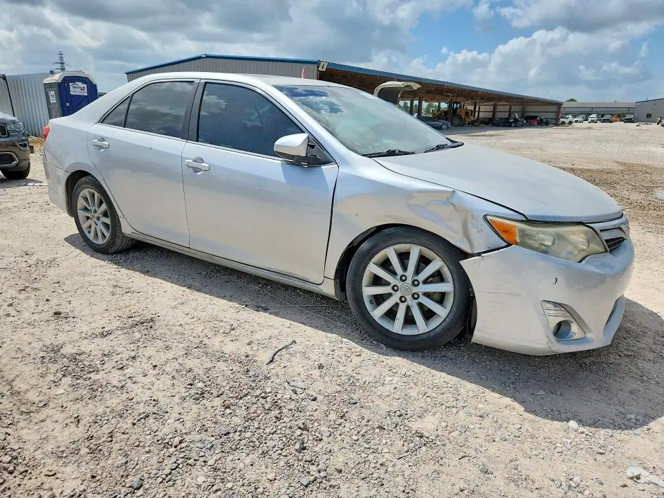 2012 TOYOTA CAMRY XLE  