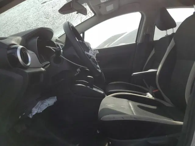 2022 NISSAN VERSA SV  