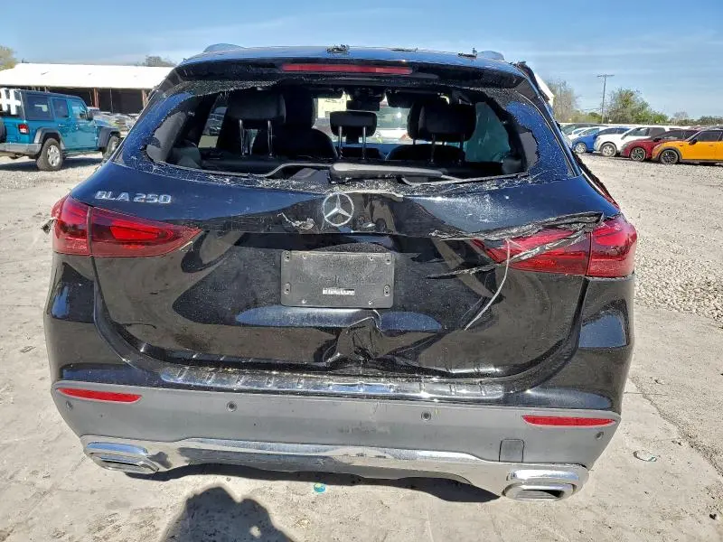 2025 MERCEDES-BENZ GLA 250  