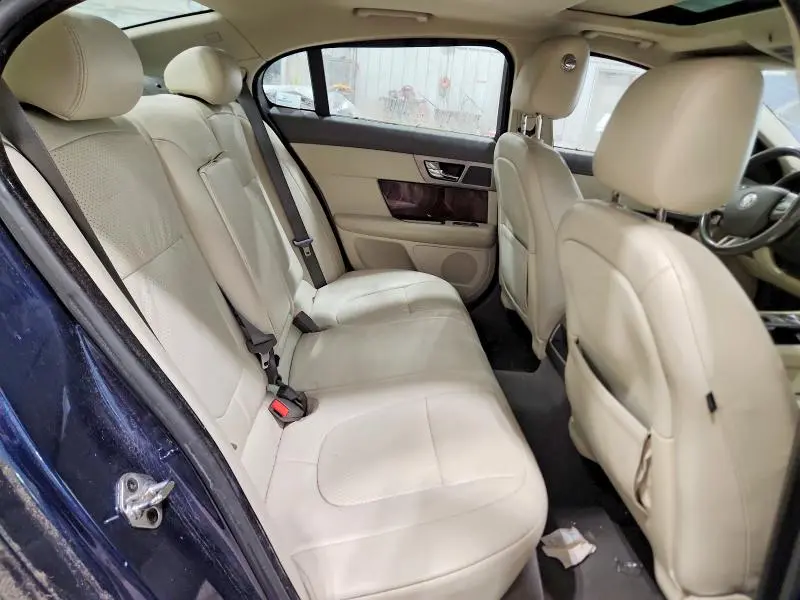2010 JAGUAR XF PREMIUM  