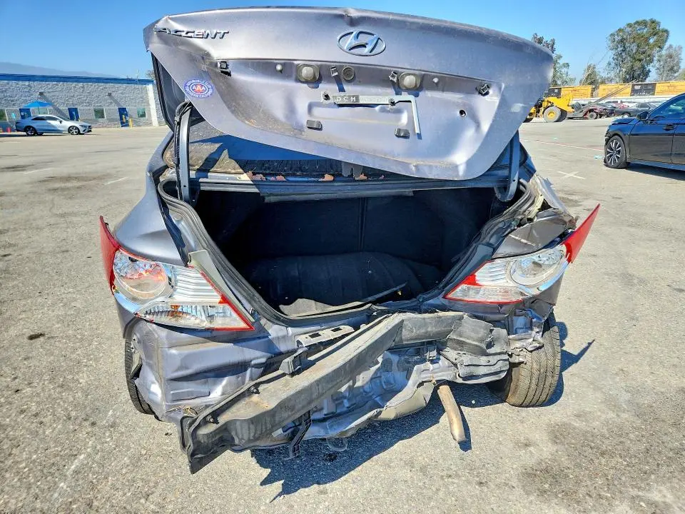 2013 HYUNDAI ACCENT GLS  
