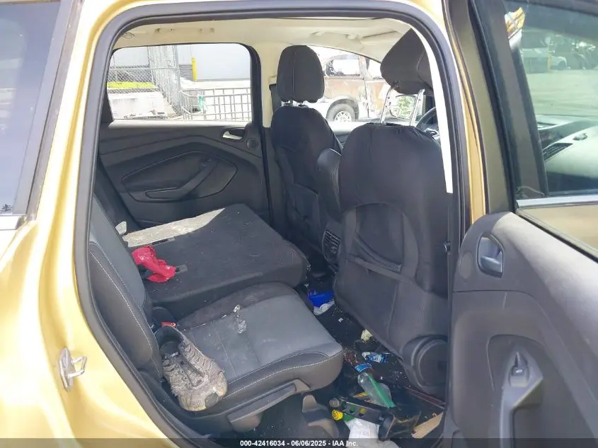 2015 FORD ESCAPE SE