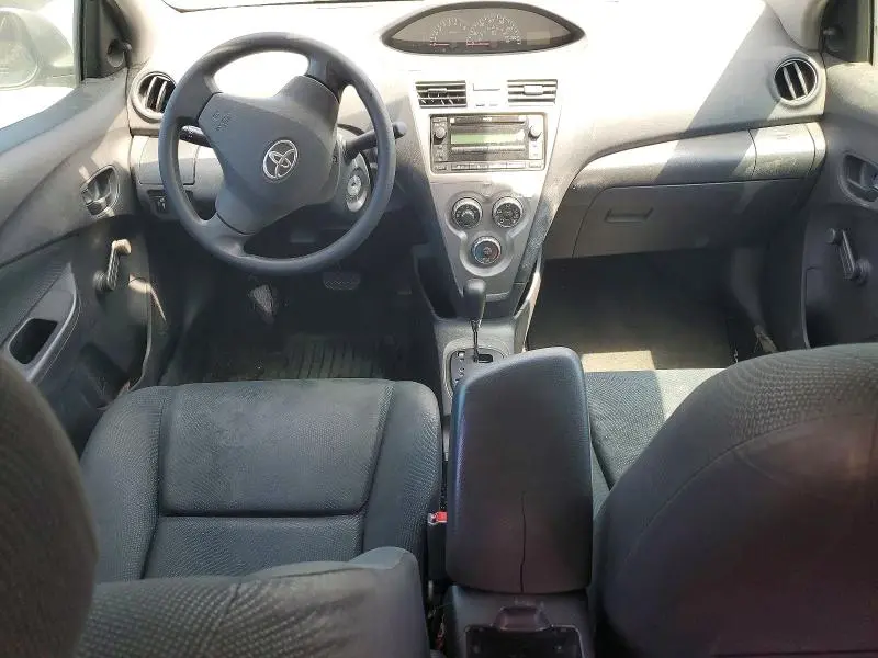 2010 TOYOTA YARIS BASE  