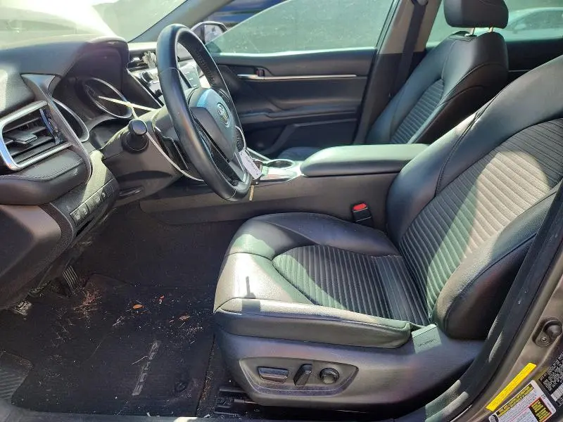 2018 TOYOTA CAMRY SE  