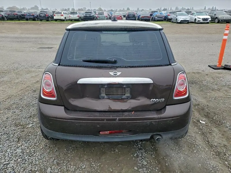 2011 MINI COOPER   
