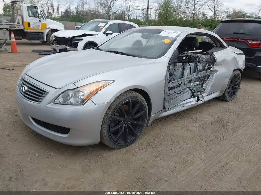 2010 INFINITI G37  