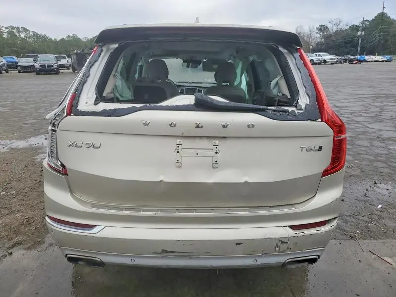 2017 VOLVO XC90 T6  
