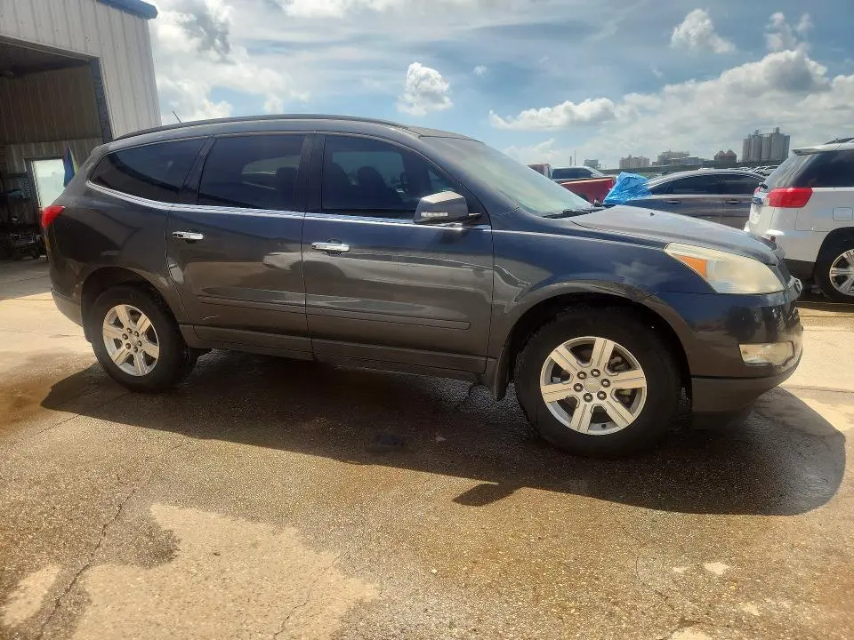 2011 CHEVROLET TRAVERSE LT  