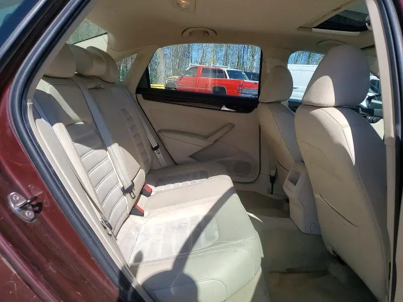 2012 VOLKSWAGEN PASSAT SEL  