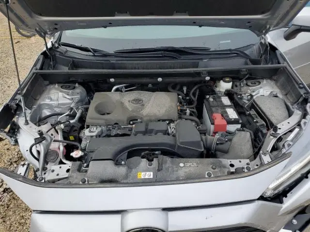 2024 TOYOTA RAV4 XLE  